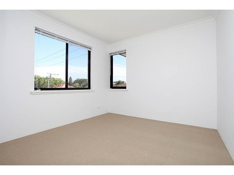 1 & 2/28 Homewood Street, Cloverdale WA 6105