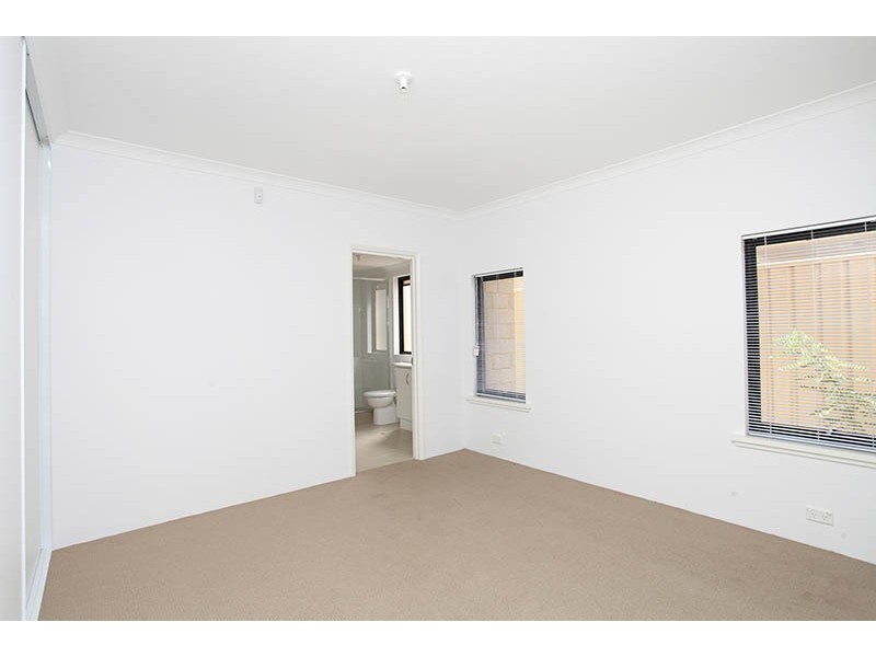 1 & 2/28 Homewood Street, Cloverdale WA 6105