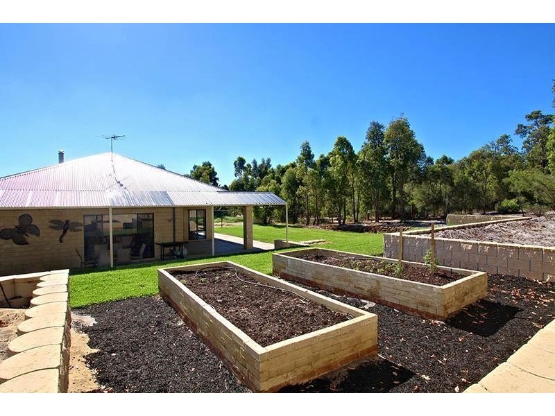 18 Duce Drive, Boyanup WA 6237