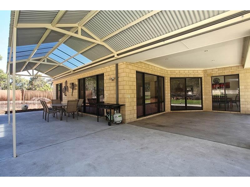 18 Duce Drive, Boyanup WA 6237