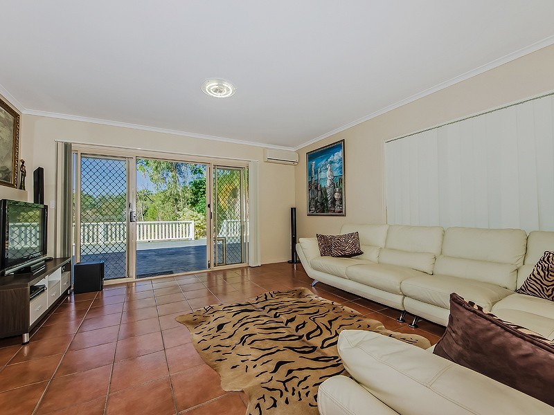 18 Tarrant Drive, Mudgeeraba QLD 4213