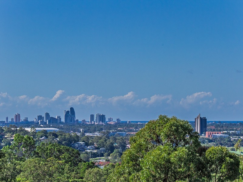 18 Tarrant Drive, Mudgeeraba QLD 4213