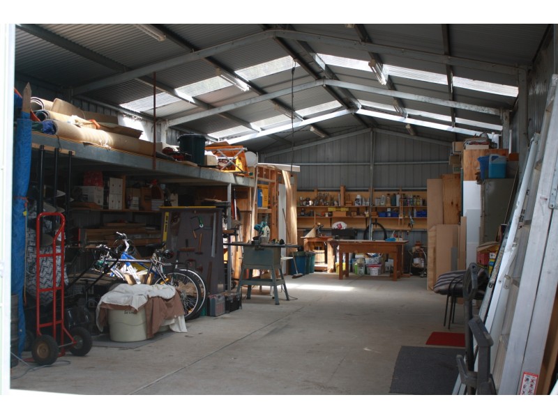 44 South Beach Road, Lake Bolac VIC 3351