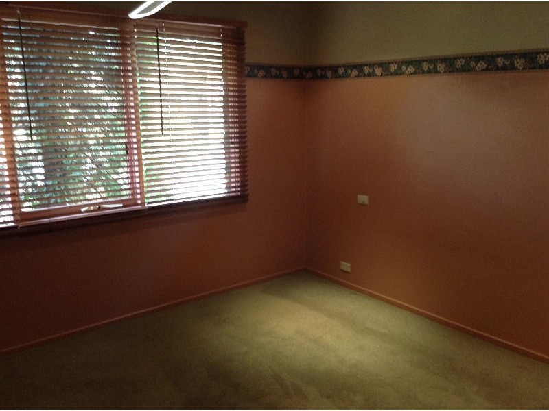 1 Adamson Street, Glenfield NSW 2167