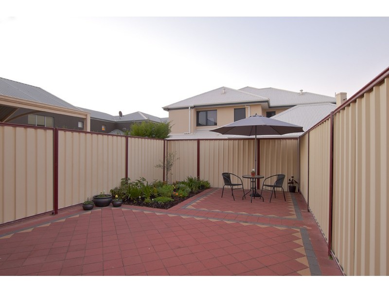 2/9 Marlston Drive, Bunbury WA 6230