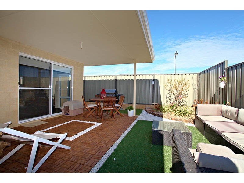 9 Viewed Green, Byford WA 6122