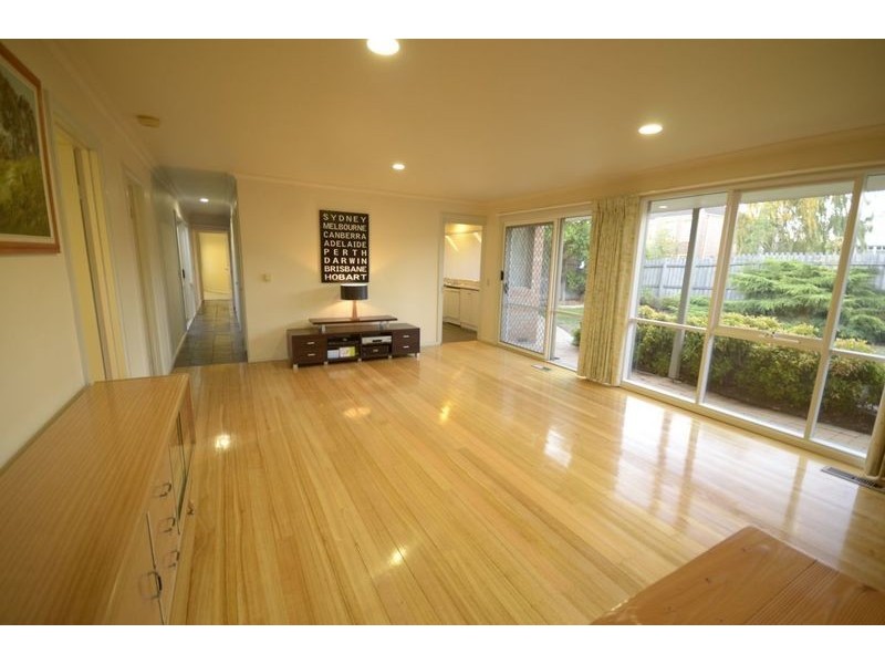 1 Orton Place, Roxburgh Park VIC 3064