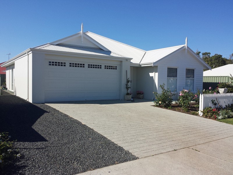 8 Tamarix Crescent, Margaret River WA 6285