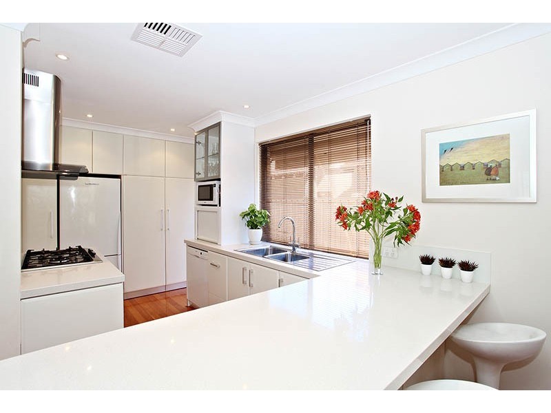 161 Knutsford Avenue, Rivervale WA 6103