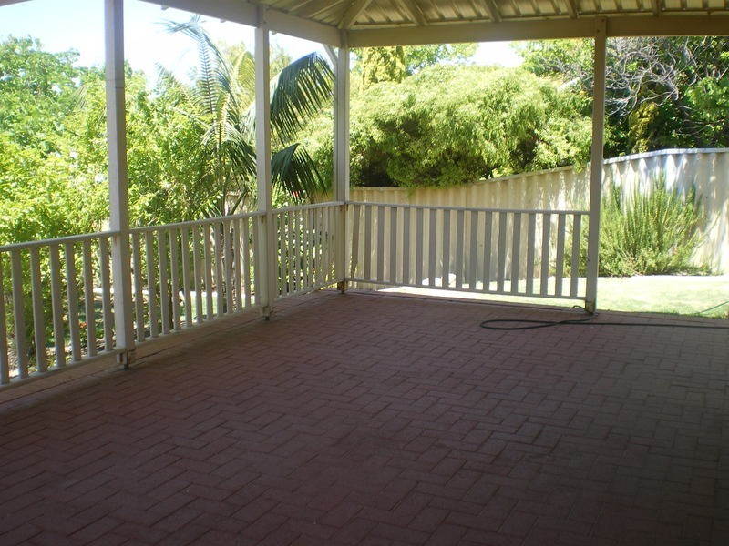 51 Warringah Close, Kallaroo WA 6025