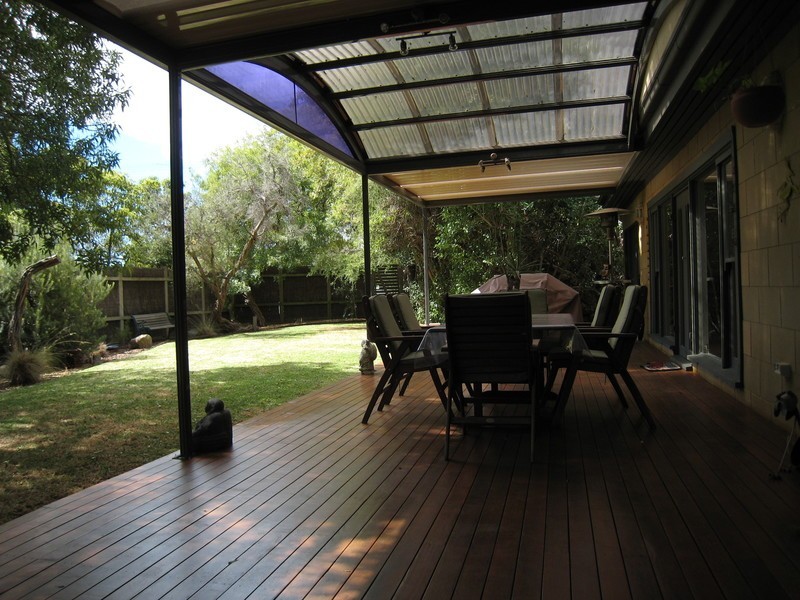 16 Helena Street, Mount Martha VIC 3934