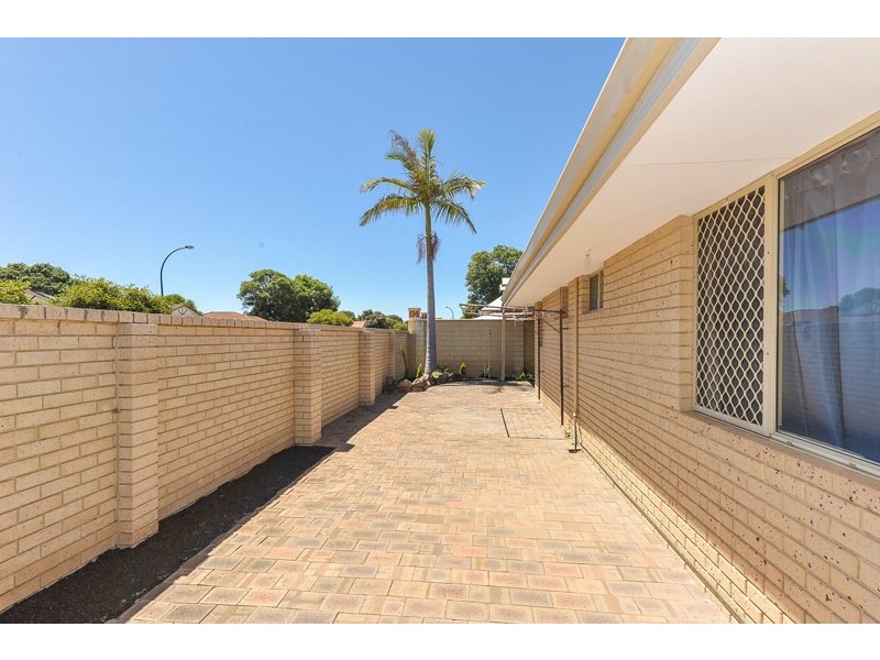 1/133  Kooyong Road, Rivervale WA 6103