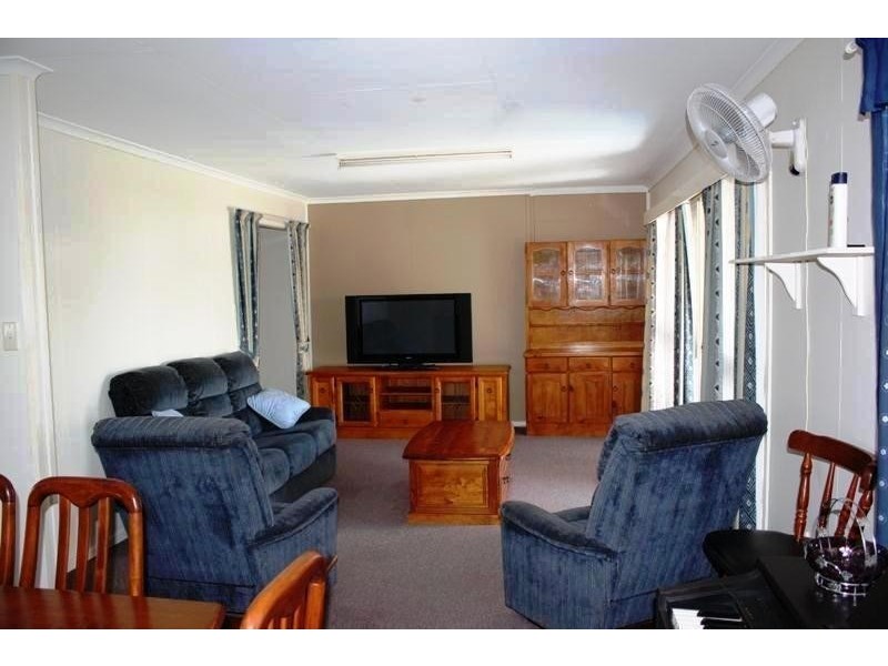 69 Booth Avenue, Tannum Sands QLD 4680