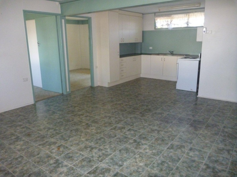 69 Booth Avenue, Tannum Sands QLD 4680