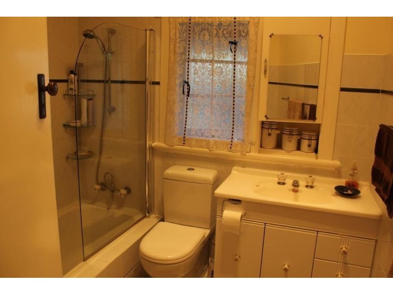 26 Hunt Road, Beverley WA 6304