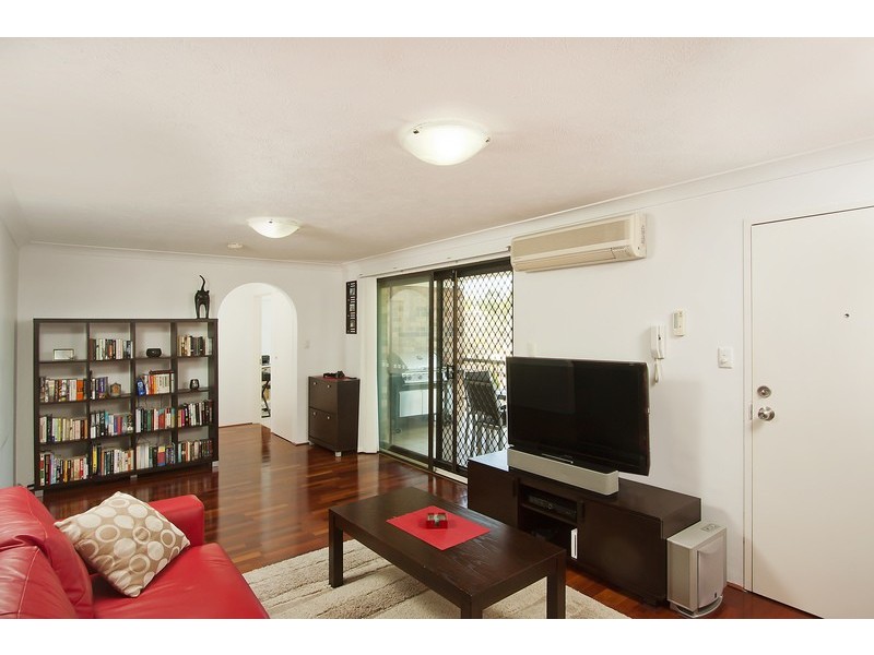 4/2 Kirkland Ave, Coorparoo QLD 4151