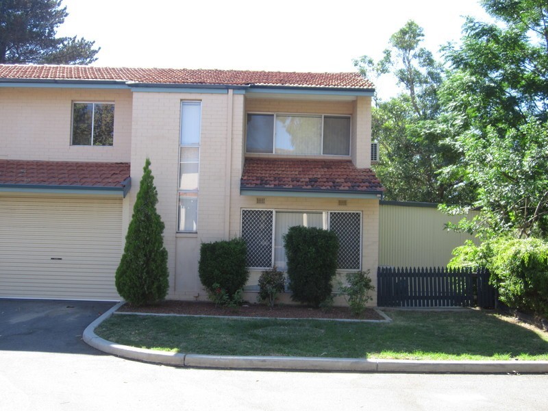 6c  Casserley ave, Girrawheen WA 6064