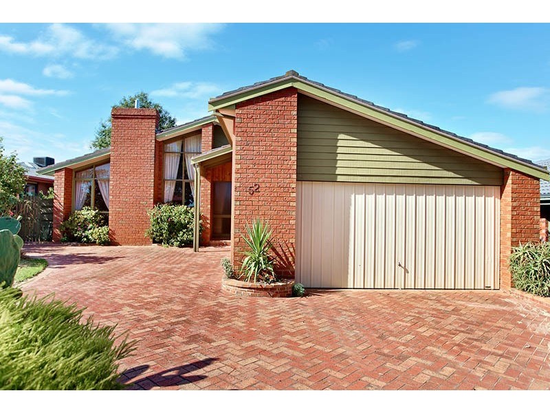 52 Ponsford Avenue, Wantirna South VIC 3152