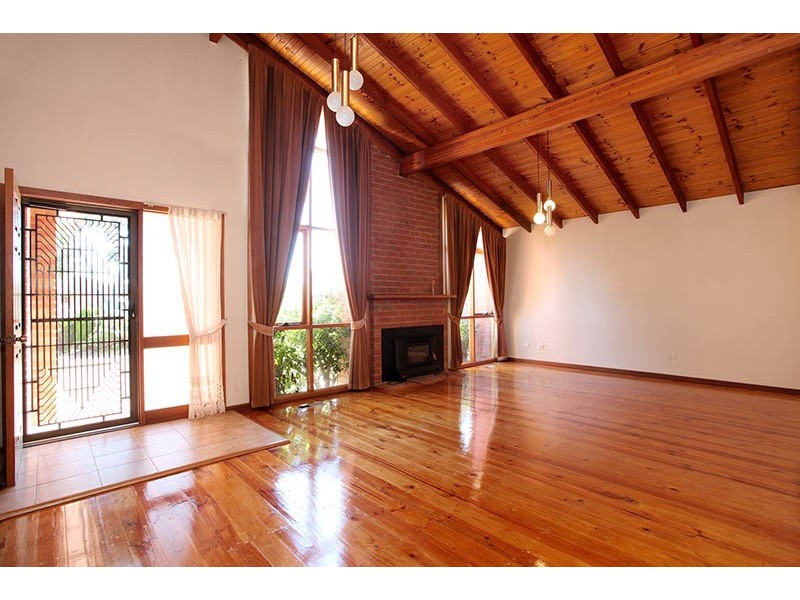 52 Ponsford Avenue, Wantirna South VIC 3152