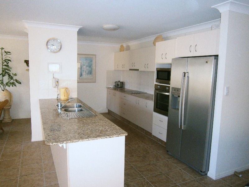 14 Noelene Lane, Arundel QLD 4214