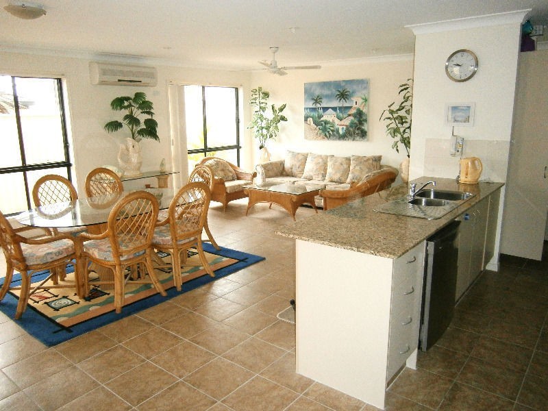 14 Noelene Lane, Arundel QLD 4214