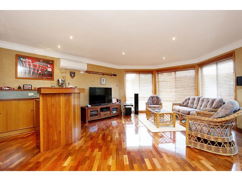 16 Barrett Place, Cranebrook NSW 2749