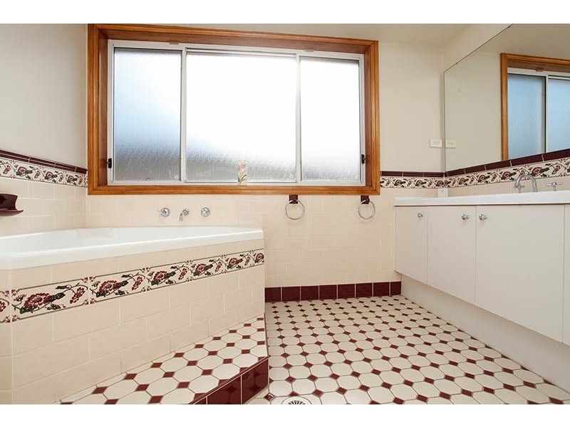 16 Barrett Place, Cranebrook NSW 2749