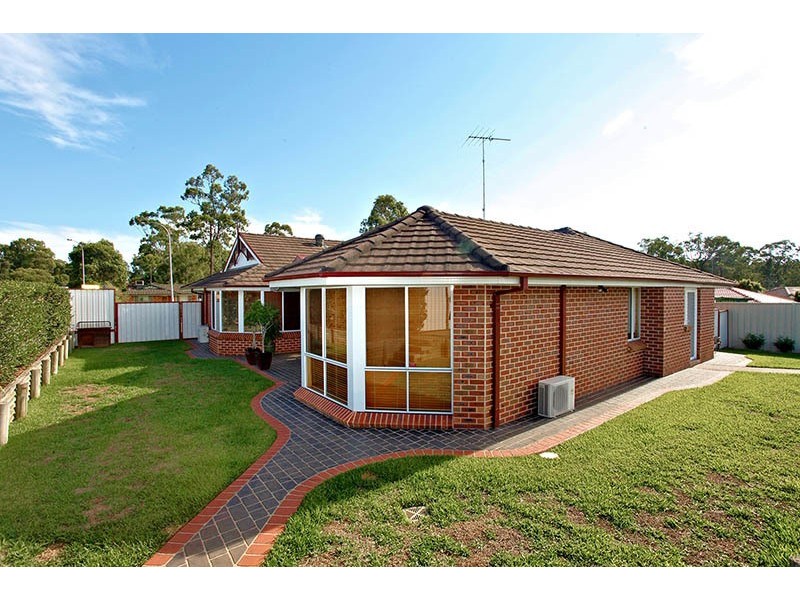 16 Barrett Place, Cranebrook NSW 2749