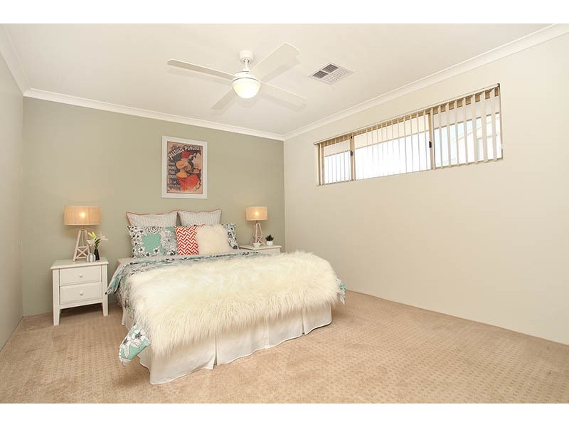 17 Callawa Street, Golden Bay WA 6174