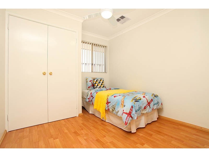 17 Callawa Street, Golden Bay WA 6174