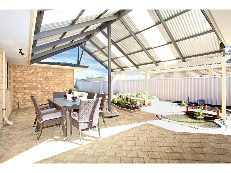 17 Callawa Street, Golden Bay WA 6174