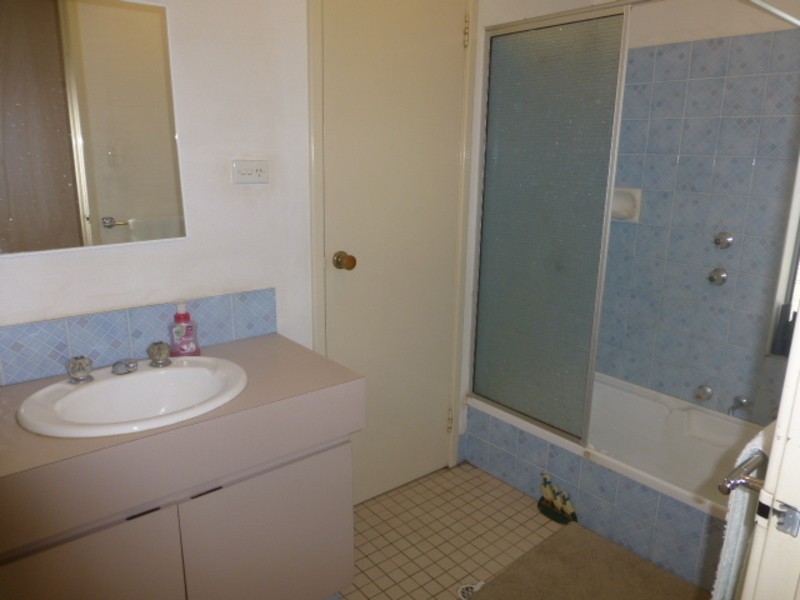 13 Ewart Grove, Midland WA 6056