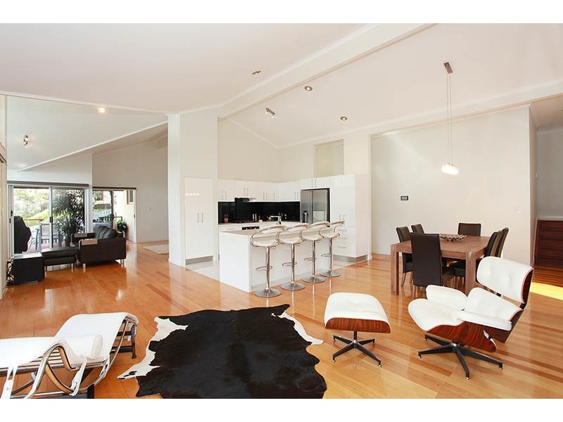 246 Chapel Hill Road, Chapel Hill QLD 4069