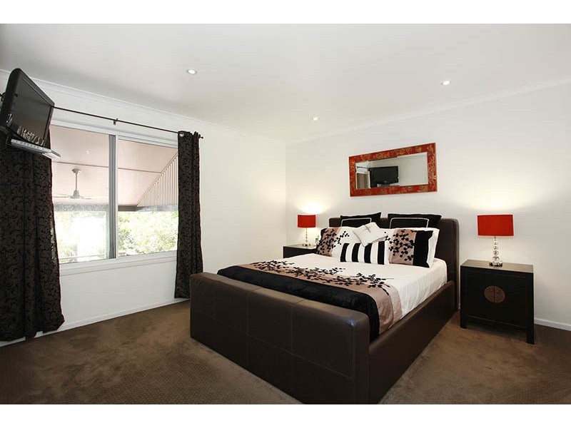 246 Chapel Hill Road, Chapel Hill QLD 4069