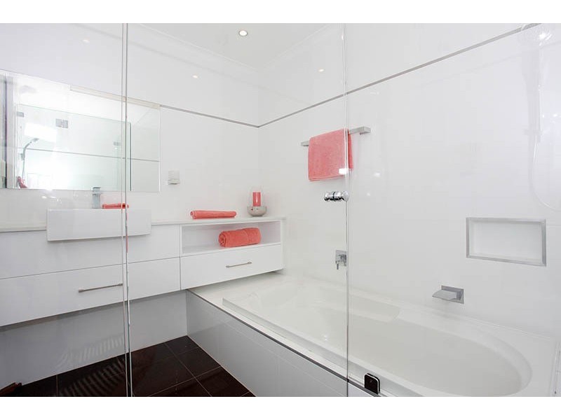 246 Chapel Hill Road, Chapel Hill QLD 4069