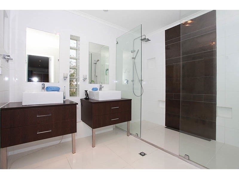 246 Chapel Hill Road, Chapel Hill QLD 4069