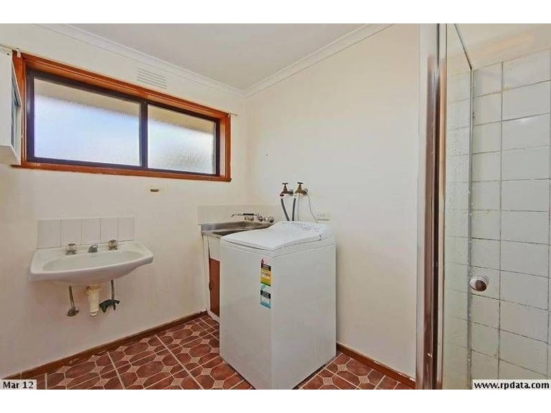 4/12 Elizabeth Street, St Albans VIC 3021