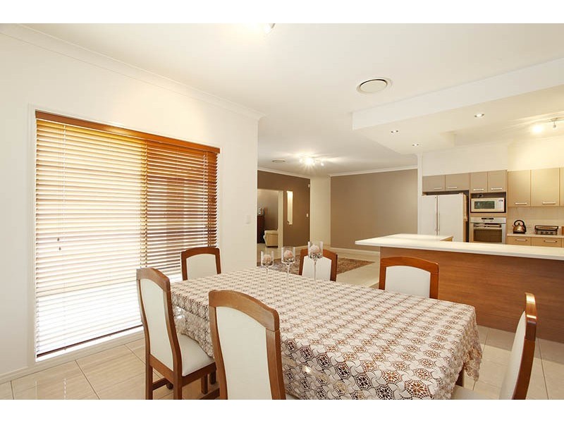 Seventeen Mile Rocks QLD 4073