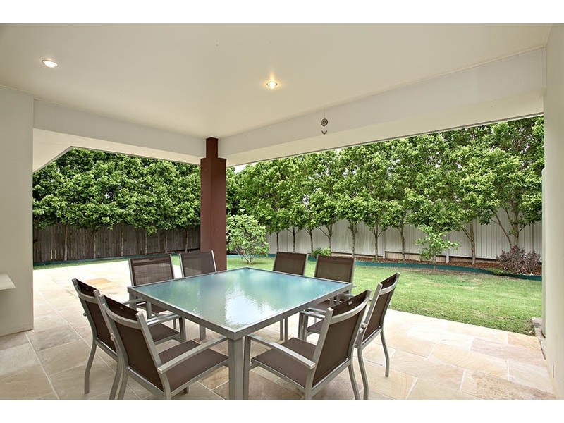 Seventeen Mile Rocks QLD 4073