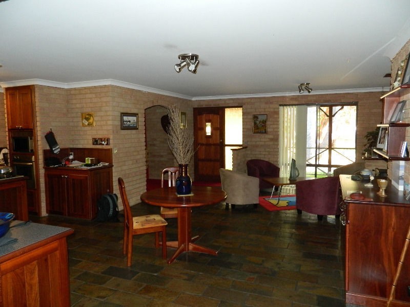 1A Marri Court, Parklands WA 6180