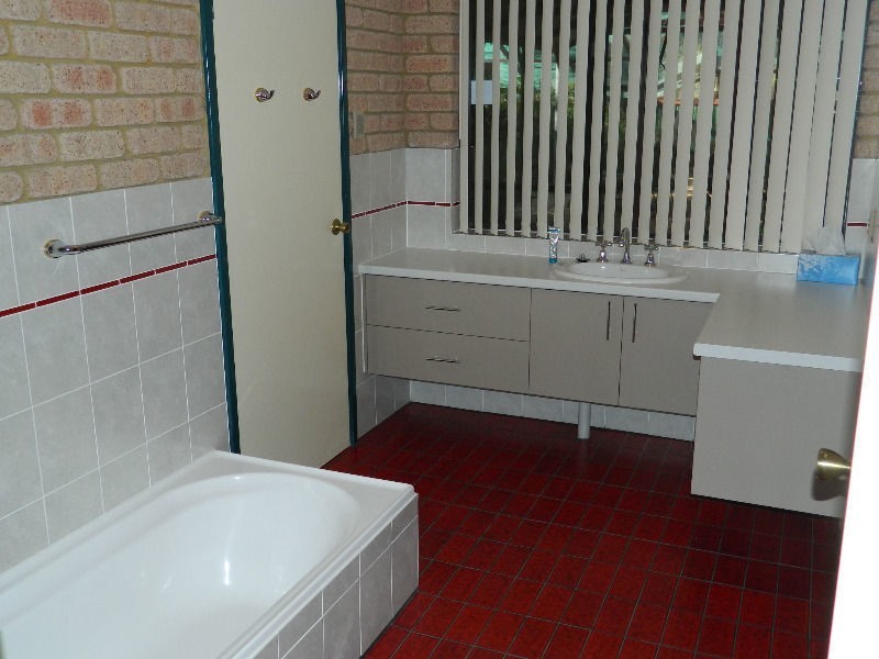 1A Marri Court, Parklands WA 6180