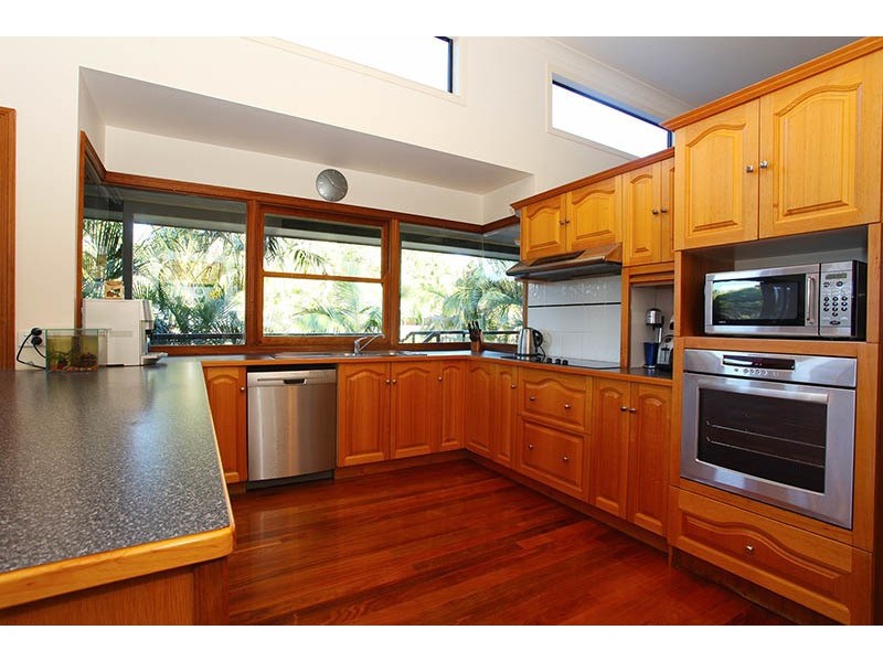 17 Kalamunda Close, Elanora QLD 4221