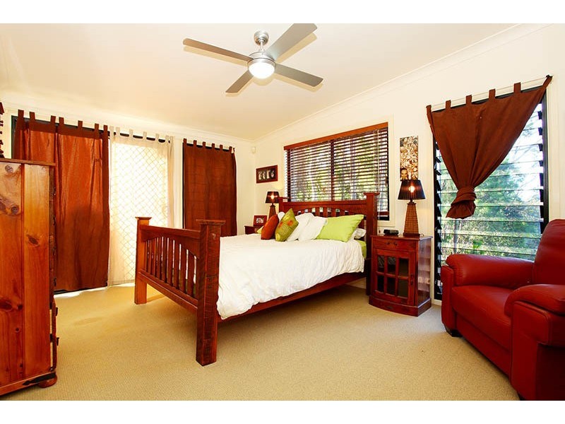 17 Kalamunda Close, Elanora QLD 4221