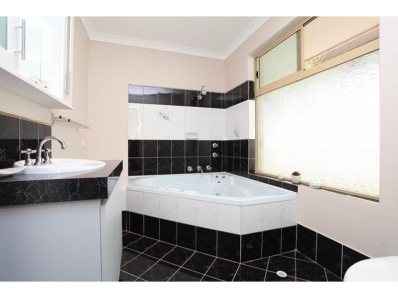 5 Wambiri Court, Jane Brook WA 6056