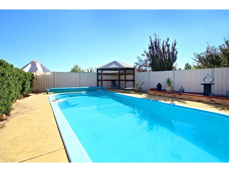 5 Wambiri Court, Jane Brook WA 6056