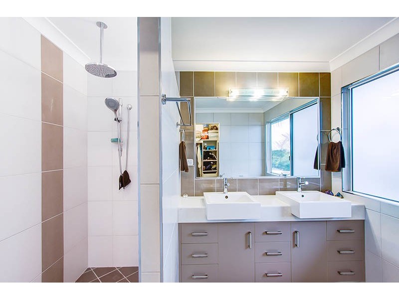 128-130 Apsley Way, Andergrove QLD 4740