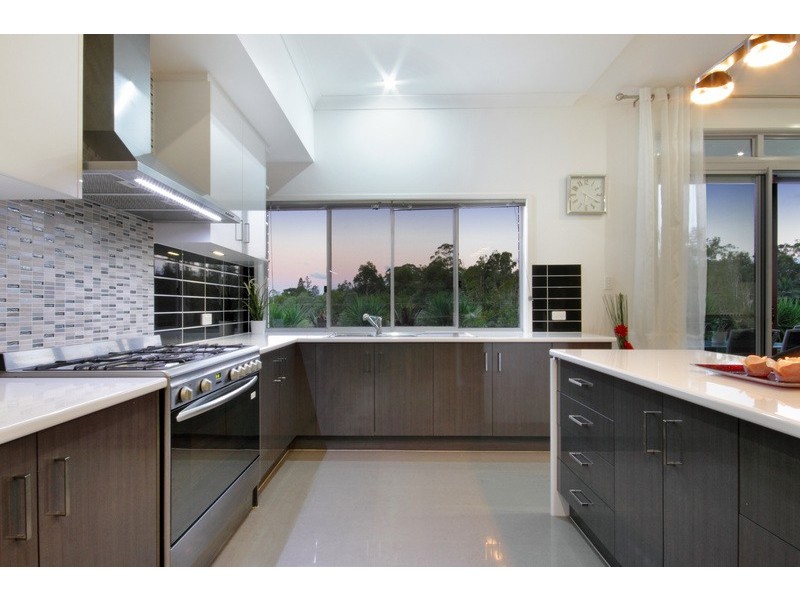 8 Cooinda Place, Glass House Mountains QLD 4518