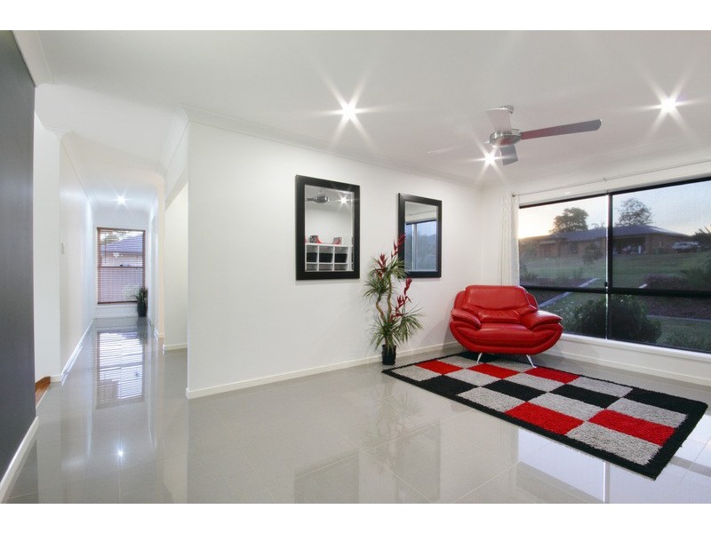 8 Cooinda Place, Glass House Mountains QLD 4518