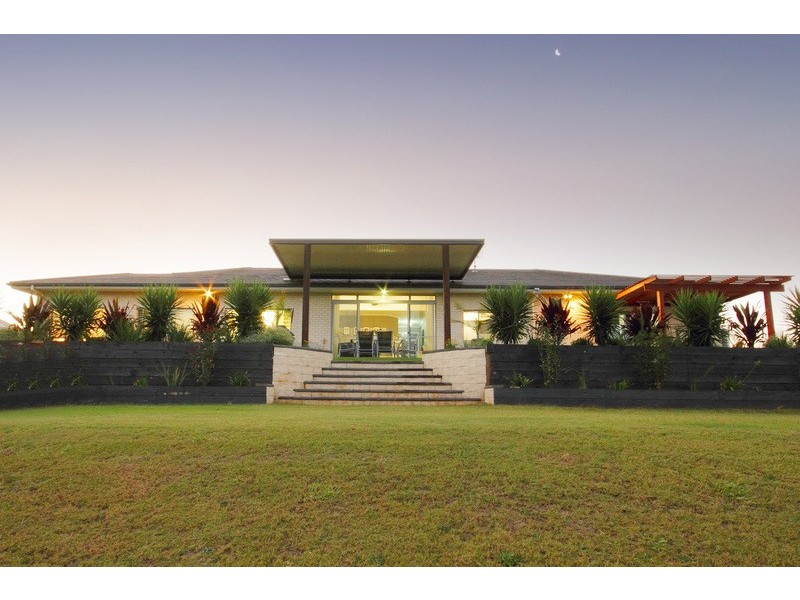 8 Cooinda Place, Glass House Mountains QLD 4518