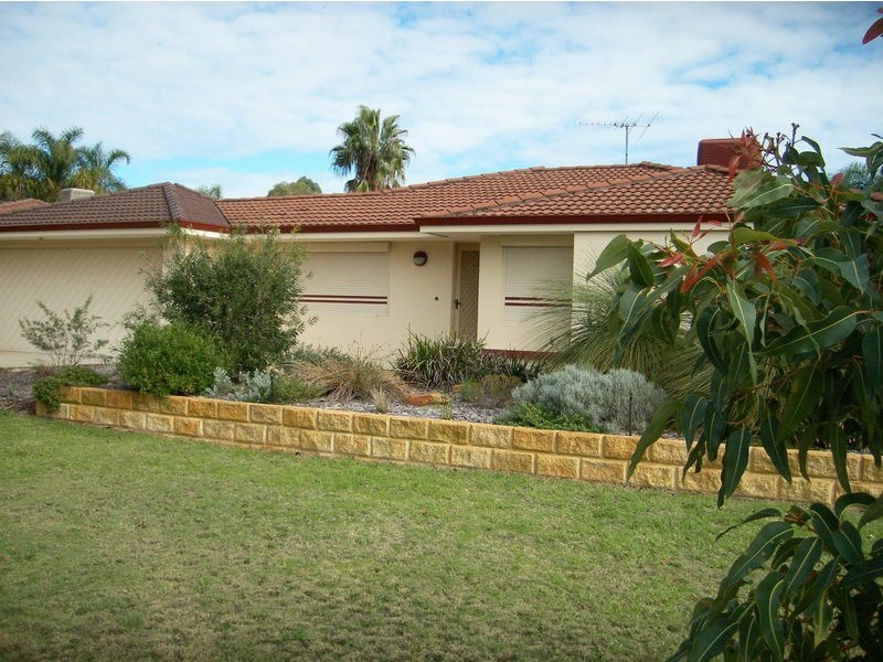 17 Jaeger Square, Ballajura WA 6066